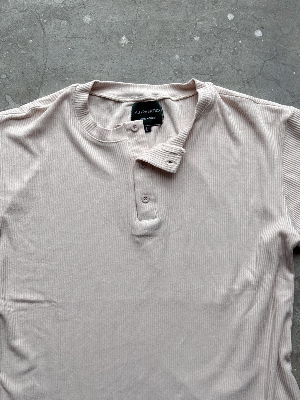 The Half Henley Tee Beige