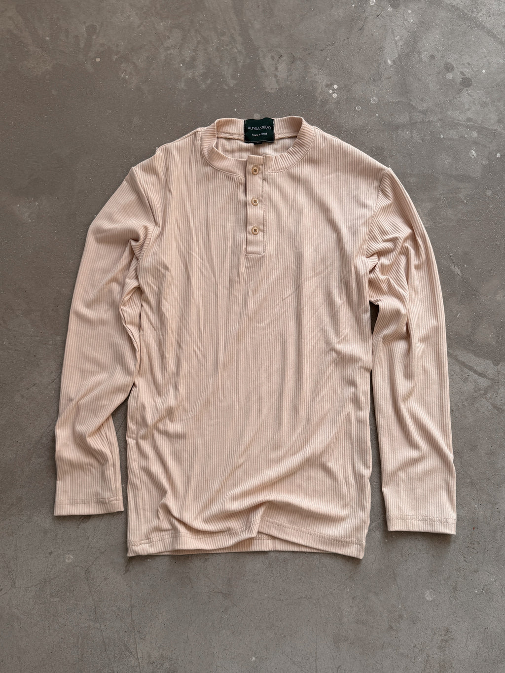 HENLEY RED TEE