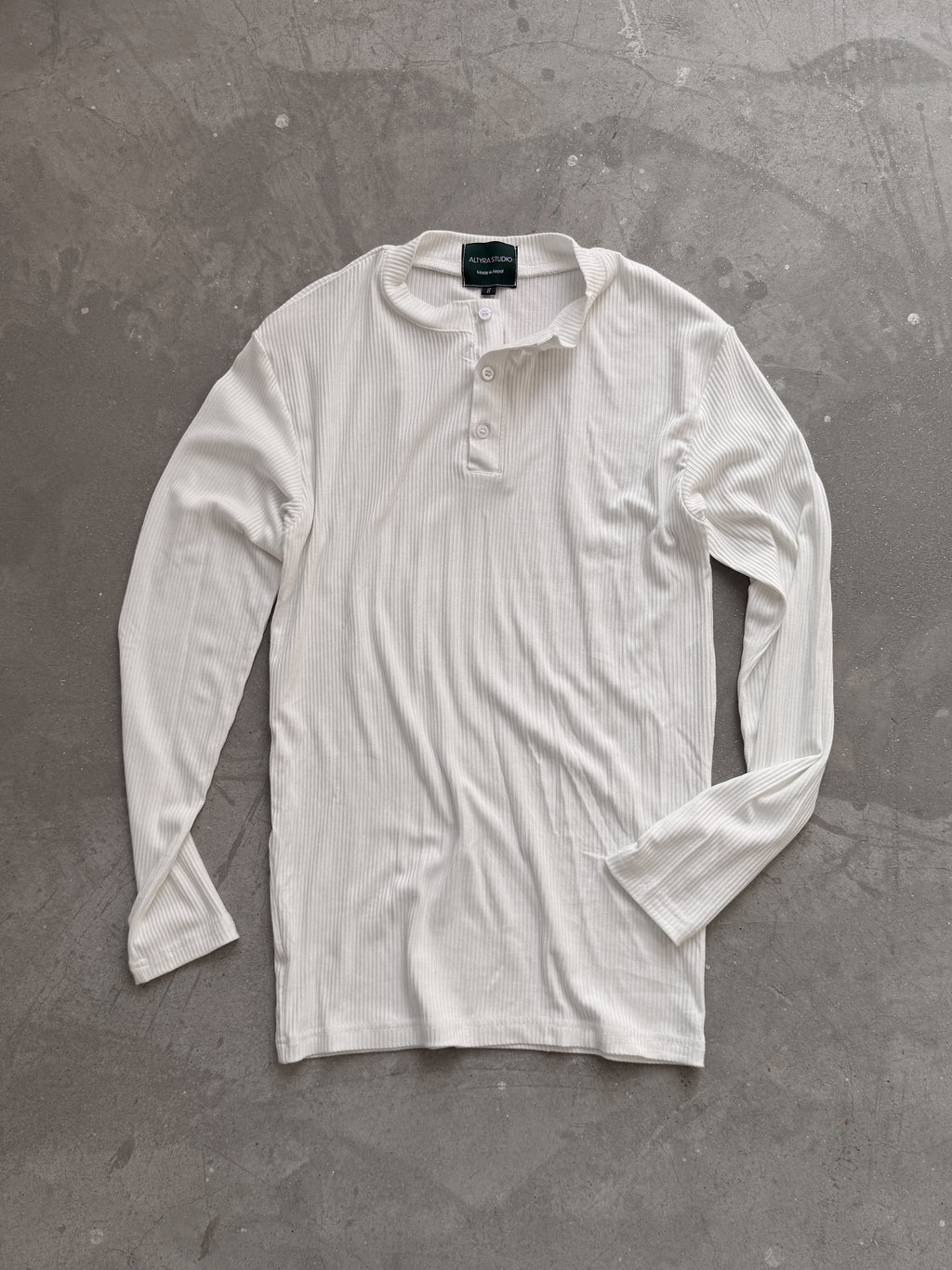 HENLEY RED TEE
