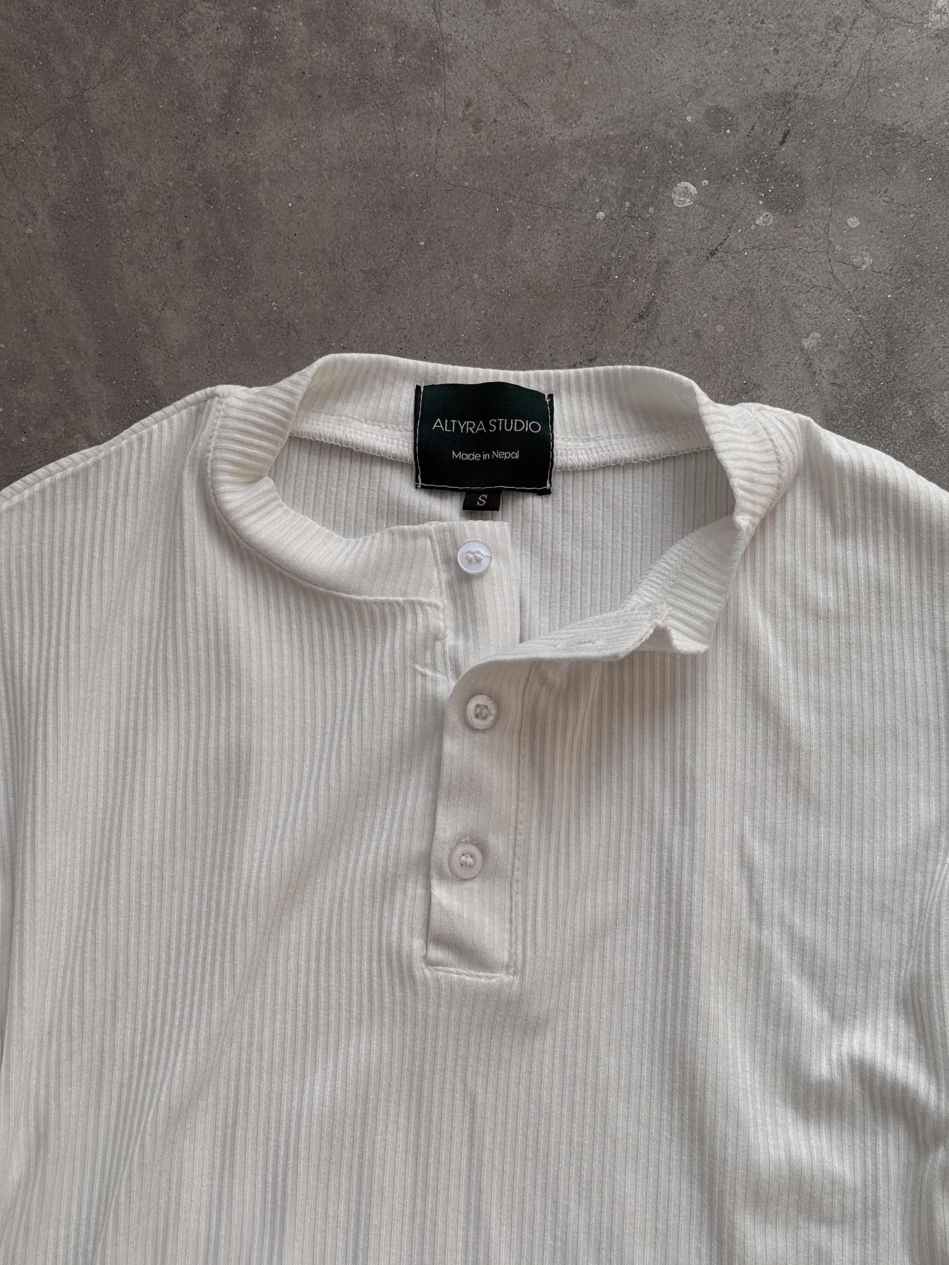 HENLEY WHITE TEE