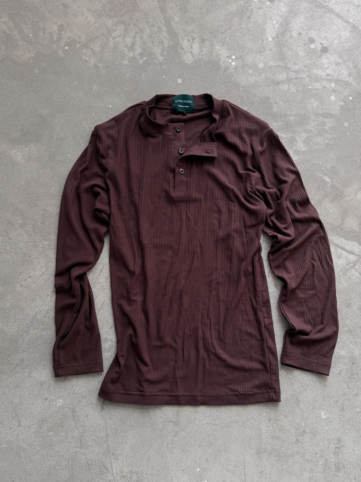 HENLEY BROWN TEE