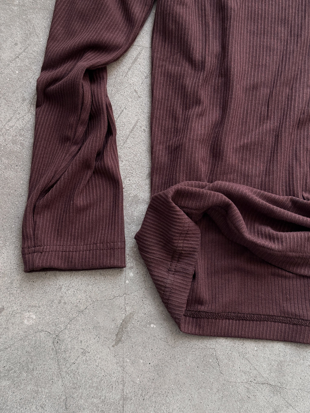HENLEY BROWN TEE