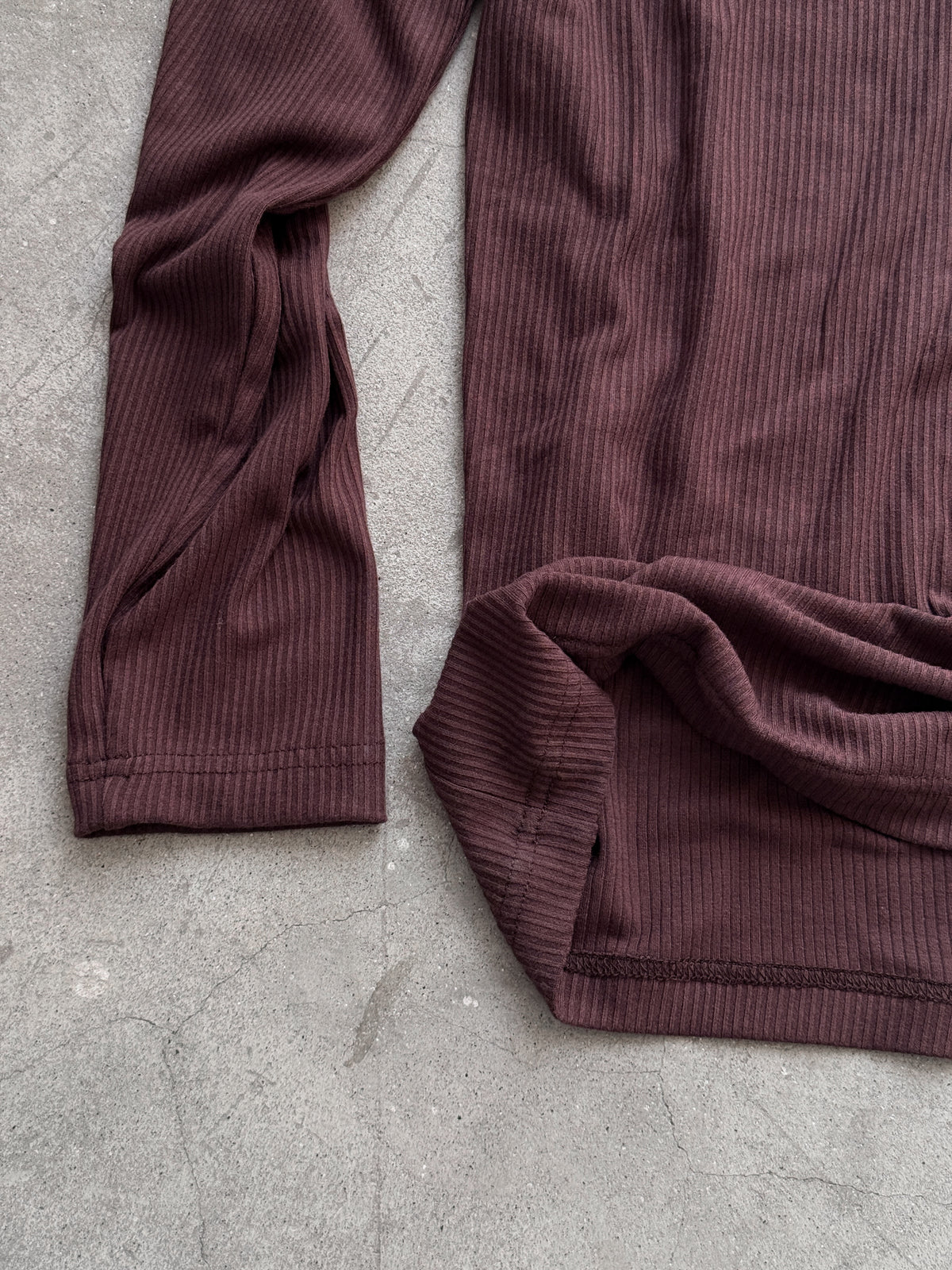 HENLEY BROWN TEE